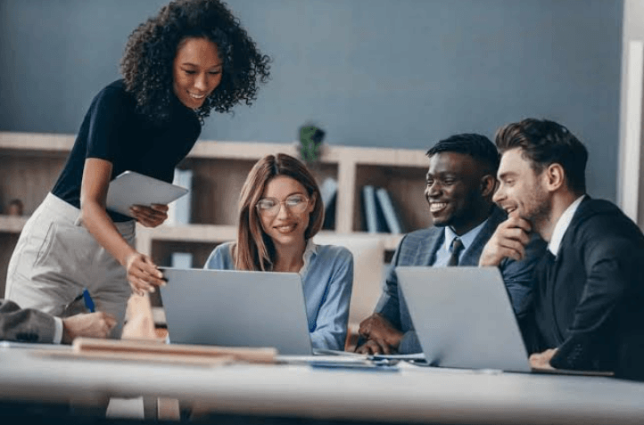 Fractional Accounting Teams: The Middle Ground Between Hiring And Outsourcing